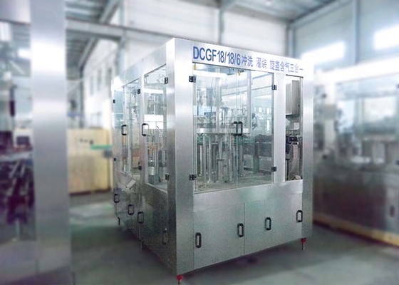 Κίνα Ενωμένο με διοξείδιο του άνθρακα Capper 3 υλικών πληρώσεως Rinser μηχανών πλήρωσης ποτών διοξειδίου του άνθρακα σε 1 προμηθευτής